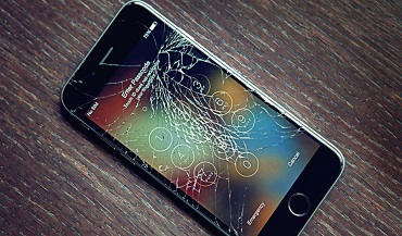 Student Accidentally Invents Self-Healing Material to End Shattered iPhone Screens